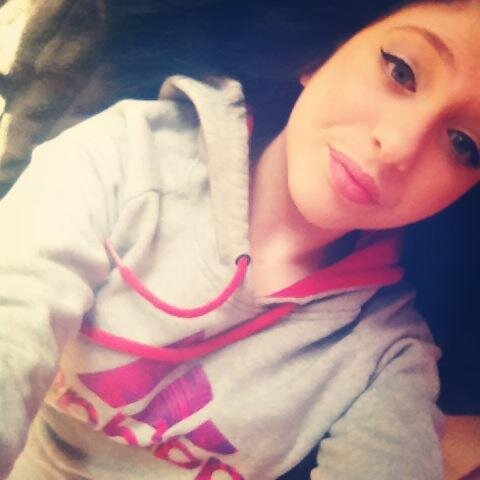 14 years old, Canberra ACT AUstralia. Aspiring singer/rapper/songwriter xx