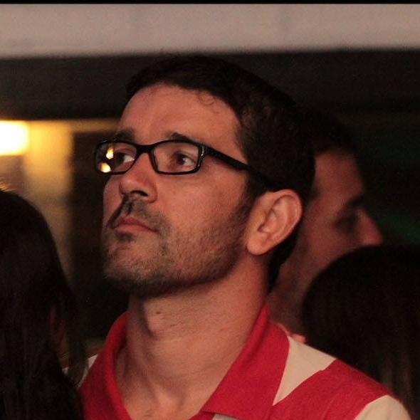 Professor/Pesquisador da FURG, colorado e pai do Nicolas e da Manuela. Busco perguntas para que o mundo as responda.