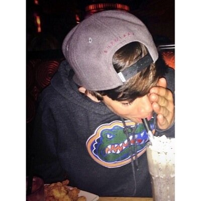 fvckmemagcon_'s profile picture. Follow @buergelin://hacked at 66k and ask for a dm from any magcon guy