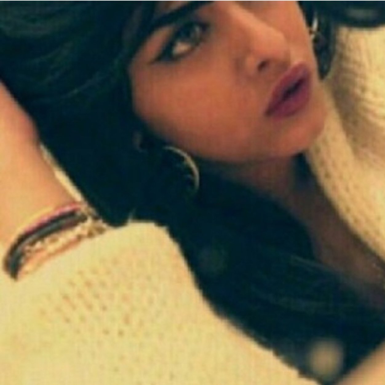 اَعبثُ بِ ثمانِيه وَعِشرينّ حَرفاً لِ تُناسِب اذواقُكمّ .