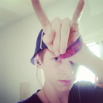 My real name is Tyler Bolin. I love BVB, BOTDF. I am taken by Raven Renshaw 6/19/14. I love Onision. Subscribe to my Youtube Scream Sixx.