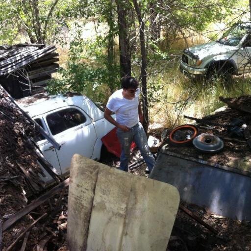 Auto journalist/historian. I like rusty old cars, guitars, and good beer.