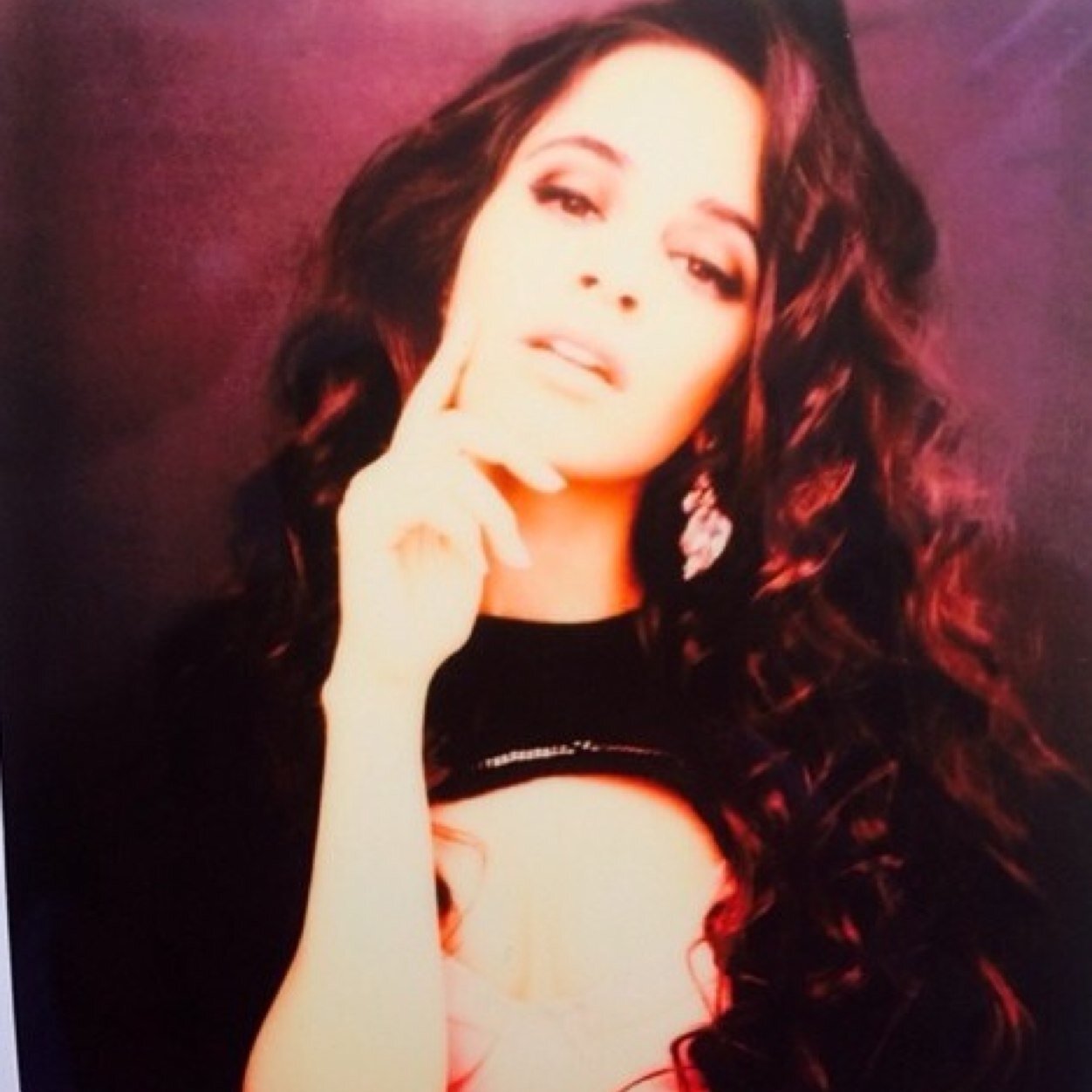 Don't follow me, follow her : @ismylittleDemi . No me sigas a mí, síguela a ella: @ismylittleDemi . (Te dará followback)