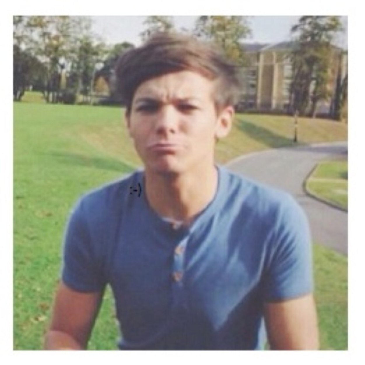 ♡ follow @Iconictxmlinson bc she loves you and she follows back fan accs ♡