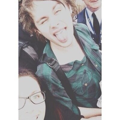 PLEASE FOLLOW @SPOOKEDMIKEY BC SHE JUST GAVE YOU A FREE FOLLOW BC YOURE GORGEOUS AND ILY