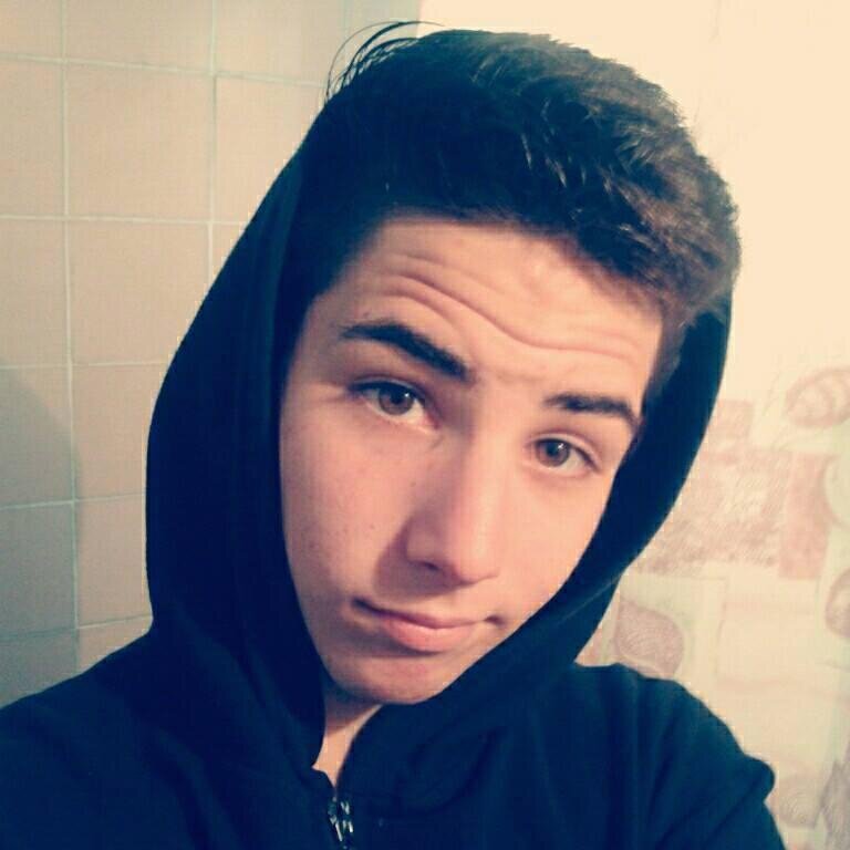 ezequielvesque's profile picture. SOY DE ABRU SEGUI 3 te amo mucho