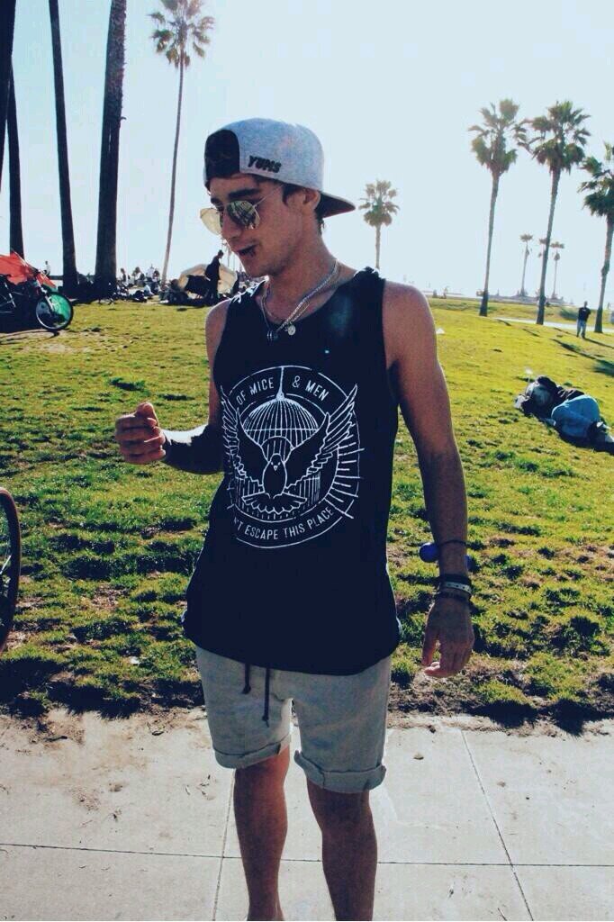 Belieber&Directioner&Janoskian&5SOS&Vamps. So many boys, so little time.