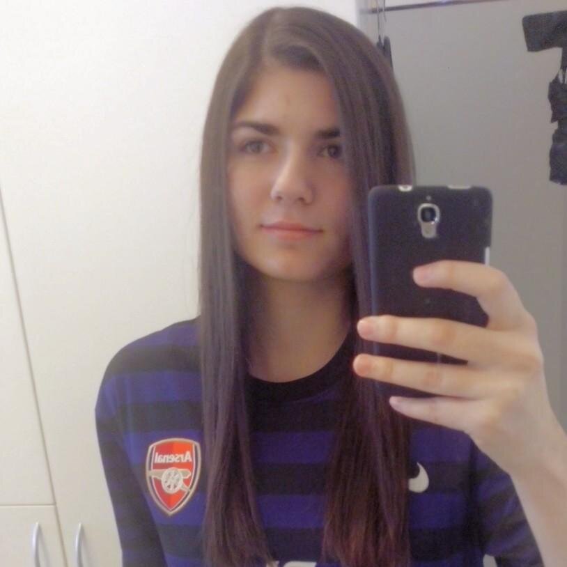 25. Gooner. TV series addict. I love and play basketball. #8