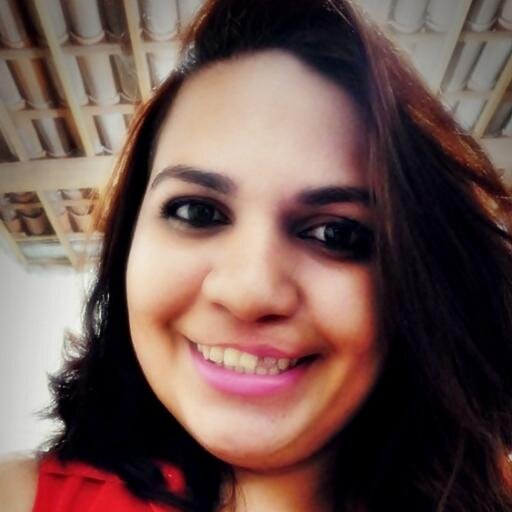 Fernanda,Ciumenta,Flamenguista.Sou intensa,exagerada,atrevida,curiosa,doce,ácida,livre,solta,tenho milhões de reticências e não quero ser rotulada.(FM)