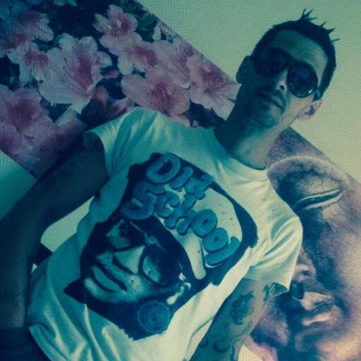 les parols c cool mes les hactes c bien mieu!!!
