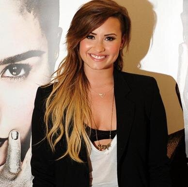 Lovatic since of  Camp Rock  ..I love that girl *-*