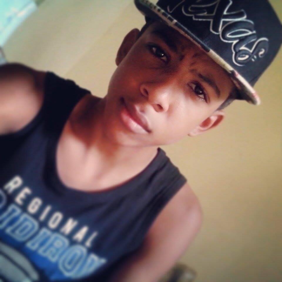 Sancarleño De Corazon Sin Miedo and always with Value 
The Basketball Is My Life 
Love Father And Mother♥_♥