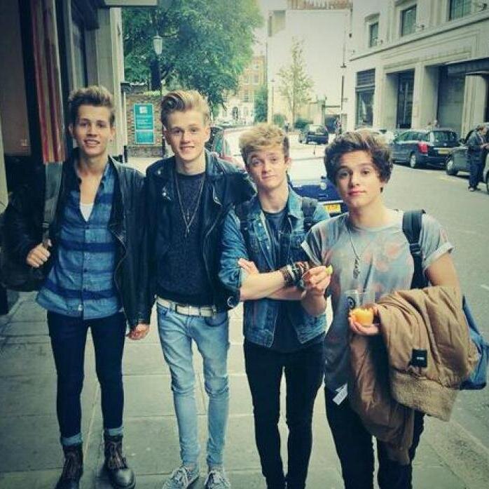 lllovethevamps's profile picture. 