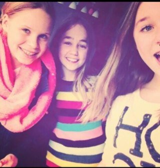 I love my sister❤ Follow me insta lynn_kb_