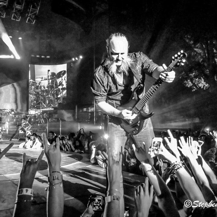 hopperbuzz's profile picture. Fan, friend, and lead worker-bee for all things Hop (John Driskell Hopkins of the Zac Brown Band).