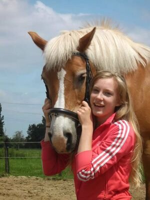 nutella junkie horse rider lovee sneakers coca cola drinker. netherlands 3 instagram freak xx twitter @cheyennuuhx!