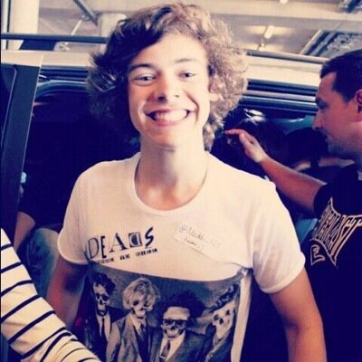 DONT FOLLOW ME FOLLOW @niallipstik AND RT THIS ↓↓↓