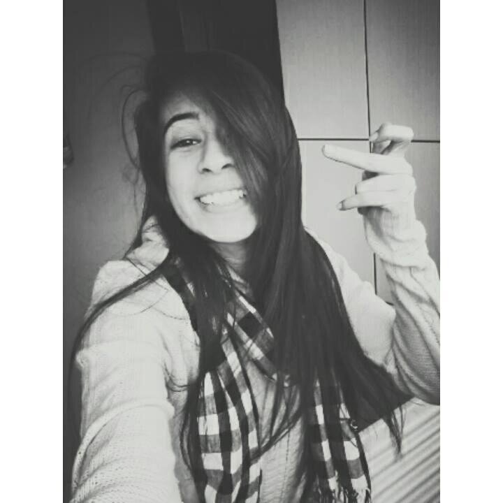 ~ Elogios não me elevam, ofensas não me rebaixam, sou o que sou e não o que acham!