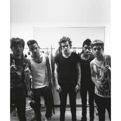 just 4 friends in love with one direction and 5sos //k//ash//anna//nat// °•°1/4 0/5°•°