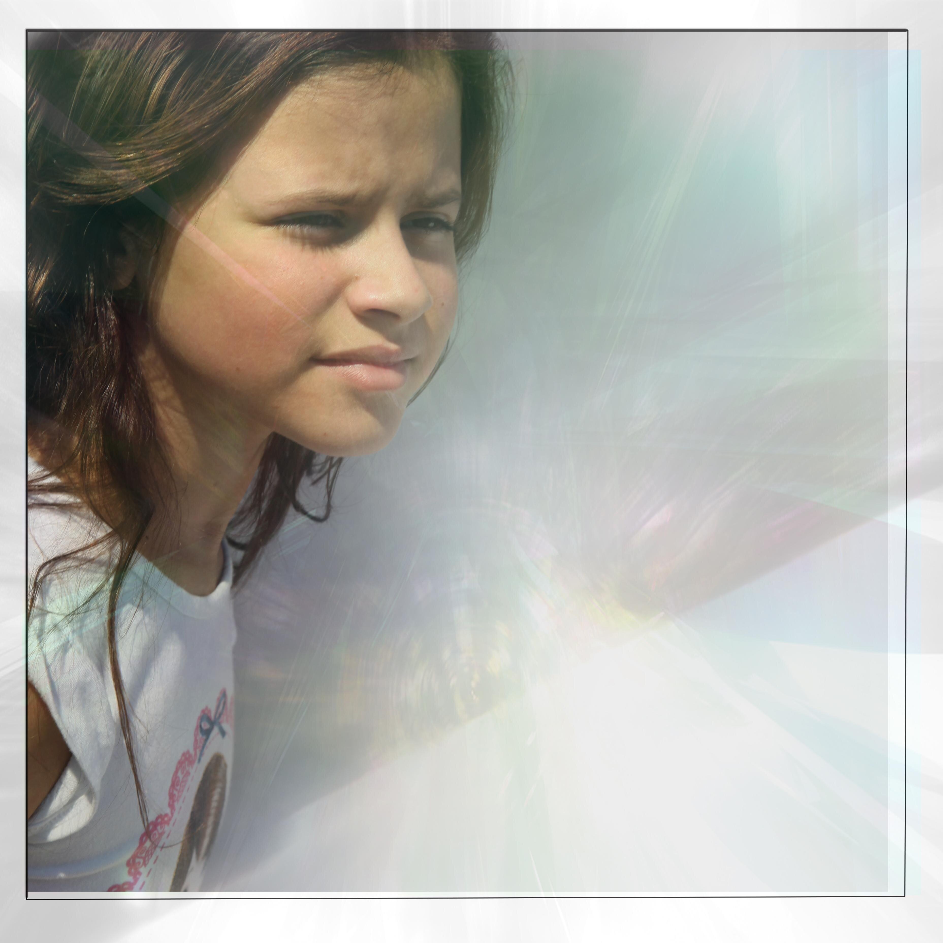 Nunca deixe o medo de perder impedir que você tente.
Tenho apenas 11 anos mais já aprendi que cristo é a Salvação.