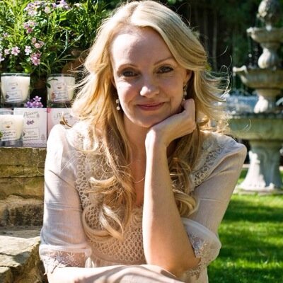 Founder of Rose & Co., The Cabinet of Curiosities in Haworth, and The Curiosity Society. Lover of nature, chihuahuas, fairytales & making things. Airstreamer.