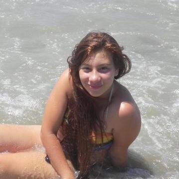 La única manera de alcanzar lo imposible es creyendo que es posible :**