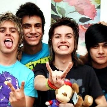 A vida se renova e eu também vou renascer. ~Reativado~  @pedromeumickey_ @pachababum