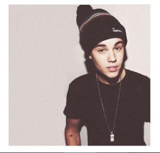 I WANT JUSTIN TO NOTICE MEEE I WOULD BE THE HAPPIEST GIRL IN THE WORLD