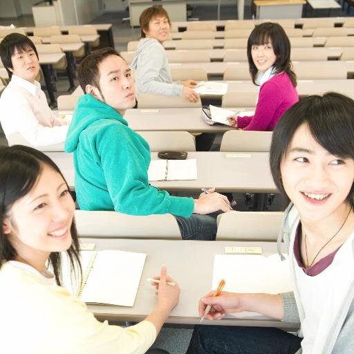 読書好きな奏です！
ライトノベル、ミステリー、歴史に純文学、ビジネス書と何でも読みます。
本を読めば知識も身に付くし成長につながりますよね。
最近は、本の中でも電子書籍が場所を取らないし手軽に読めるしで人気。
そんな電子書籍、読書を続けるポイント・本選びのノウハウなどを伝授します！
【100%相互フォロー】