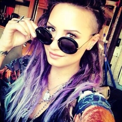 te dei um follow de gratis mas estou aqui para avisar que é para você seguir a @cock_cyrus obrigada beijos ❤️ seja legal e siga por favor ela sdv