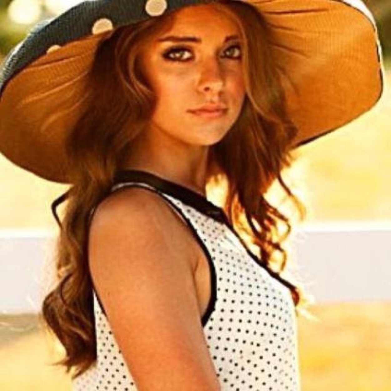 AnnistonRae's profile picture. Bryan ❤️