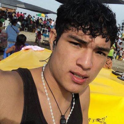 SiMpLeMeNtE KaChOrRoReY    Soy un Chiko Alegre, Timido algunas Veces, Tengo 22 años y me Gusta Escuchar Las Opiniones De Los Demàs me encanta Socialisarme.