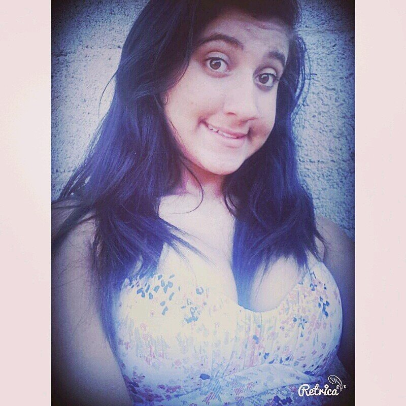 15 anos , ciumenta , Sargitáriana , solteira,  sou chata  mais sou legal tambem kk , se for grossa(o) cmg vou ser pior ainda .         Arujá - Sp