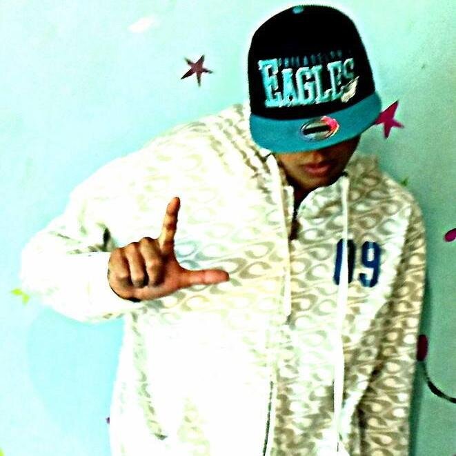 Ingeniero Civil. Pasatiempos: practicar Futbol y escuchar musica! Graffitero ... quien quiera un graffiti siganme en el Instagram @ing.edwinleander.rc