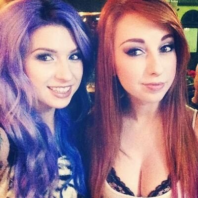 Everyone loves a short girl with a big booty. {Bi | RP 18+}