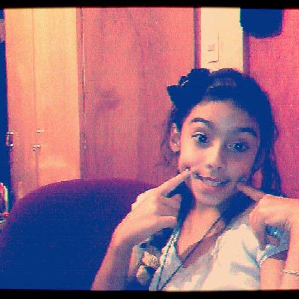 hola soy avi y voy a gimnasia artistica :) amo los delfines ! ♥