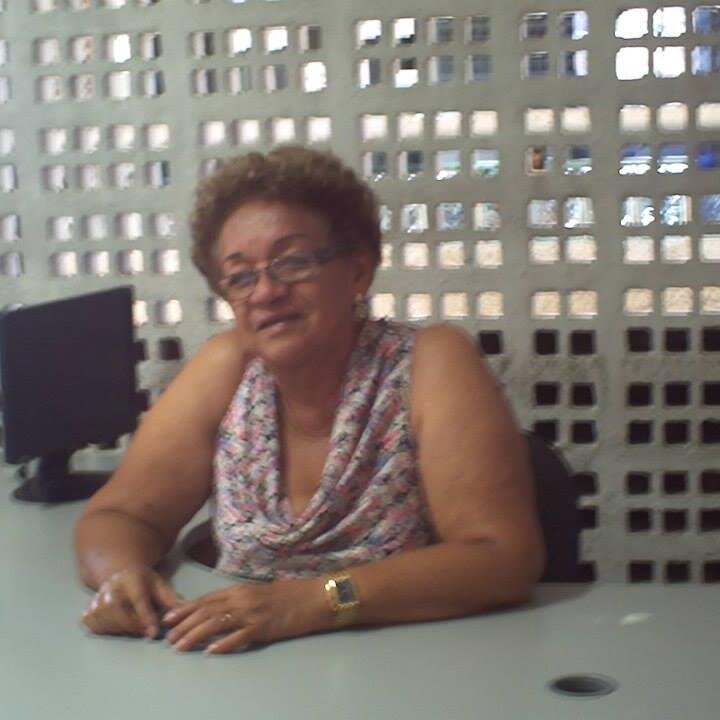 Uma mulher entrando na envelhecência com muita garra e determinação, esposa, mãe, avó, sogra, irmã e amiga leal.