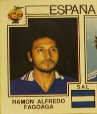 Mundialista España 82, ex jugador profesional por 20 años, master en finanzas, familia católica