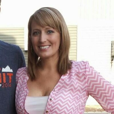 carinjanel's profile picture. 