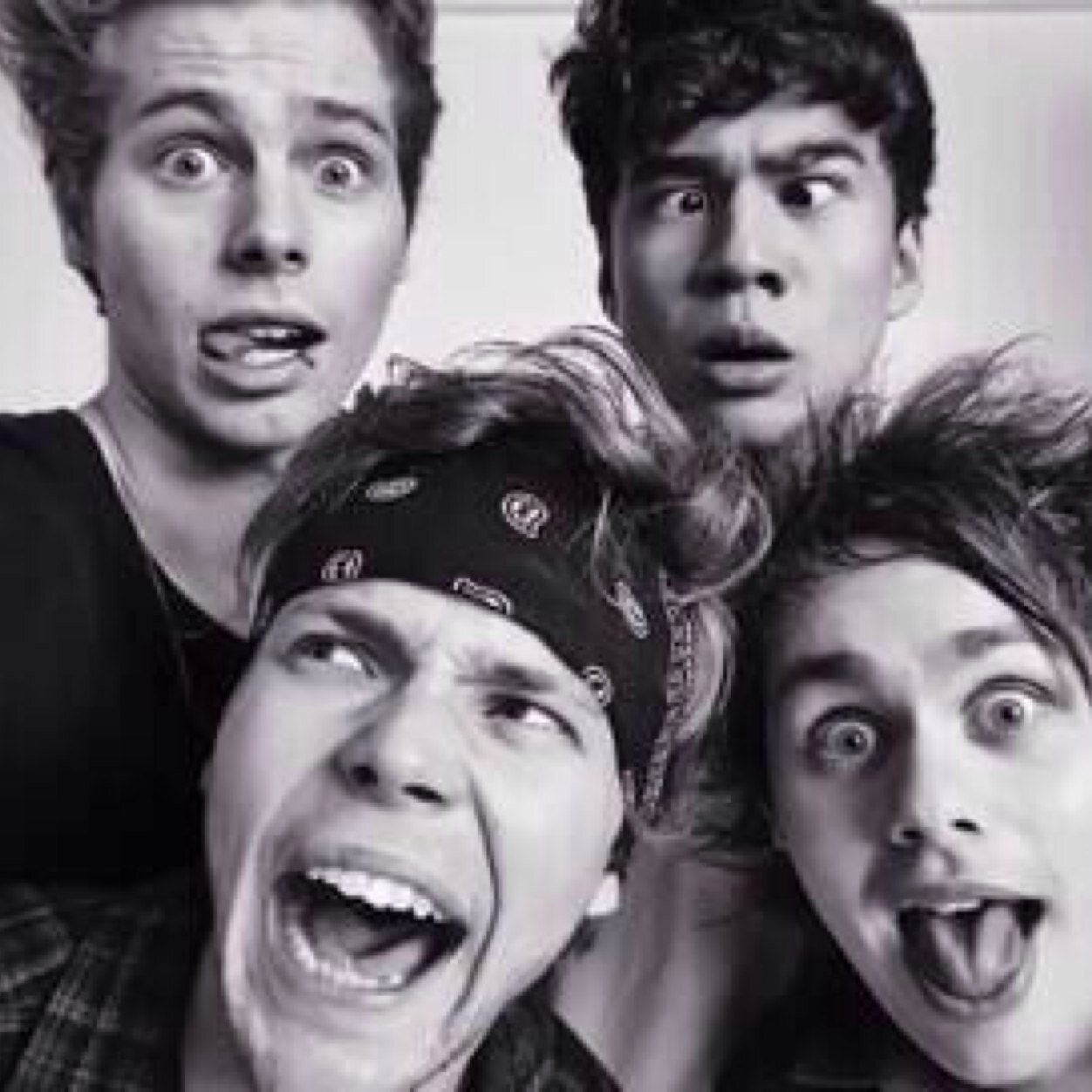 hey babe the name speaks the truth yo maybe follow @literallylia that would be cool too