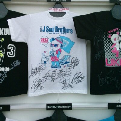 1zAYDNQSsRckUKJ's profile picture. 