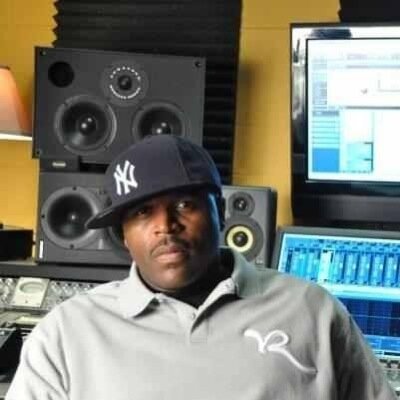 I am a record producer based out of Los Angeles, CA. (50cent, Noreaga & Capone, M.O.P., Cory Gunz, Jagged Edge, WC, Ice Cube, MC Ren, Scarface, Wayman Tisdale).