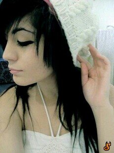 My name is Angie i lost my family i am trying to survive in this world {TWD rp|| Single||19 years old}