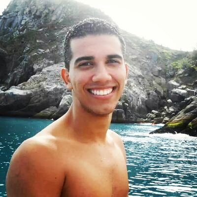 Estudante de Educação Física - Amante do esporte - Tricolor de coração - Apaixonado por música - Respiro Voleibol (...)
