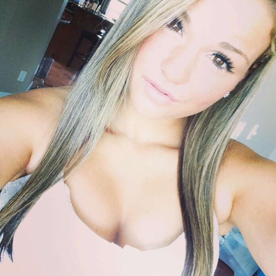 tat_evans2's profile picture. The names Tatum Evans, kik me @ tatortott2334. The realest ♡