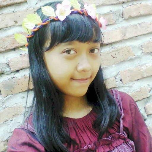 krizmonita_maya's profile picture. Tak perlu menjadi yang terindah untuk orang yang dicintai.. 3 cukup memberi cinta yg tukus untuk dirinyaa :* :*