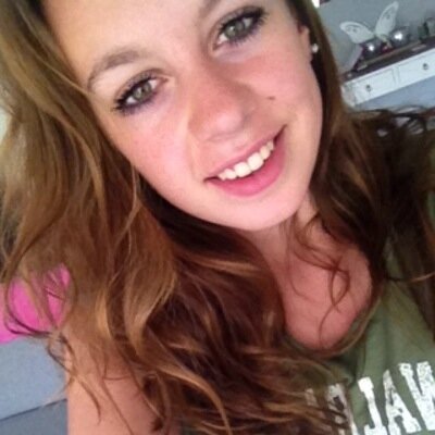 16/Cookiemonster/4MAVO/Kajmunk College/Sings/plays guitar/enjoying life.