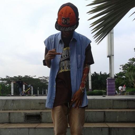 Follow Me Ya : Semoga Yang Follow W Tambah Kece (Drummer @waitingfor_you_)