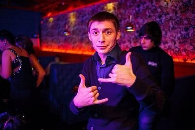 Играя в гениальность, гением не станешь, разве что заиграешься.