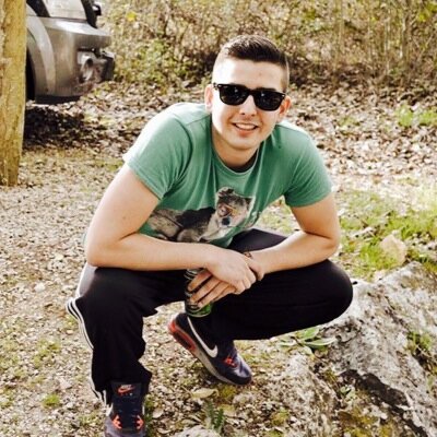 Estudiante de Derecho en la Universidad Cardenal Cisneros de Madrid. Extremo izquierdo en el ALMIRANTE F.C. AQUI ESTAMOS AQUI ESTAMOS LOS FAMOSOS COMPITRUENOS!